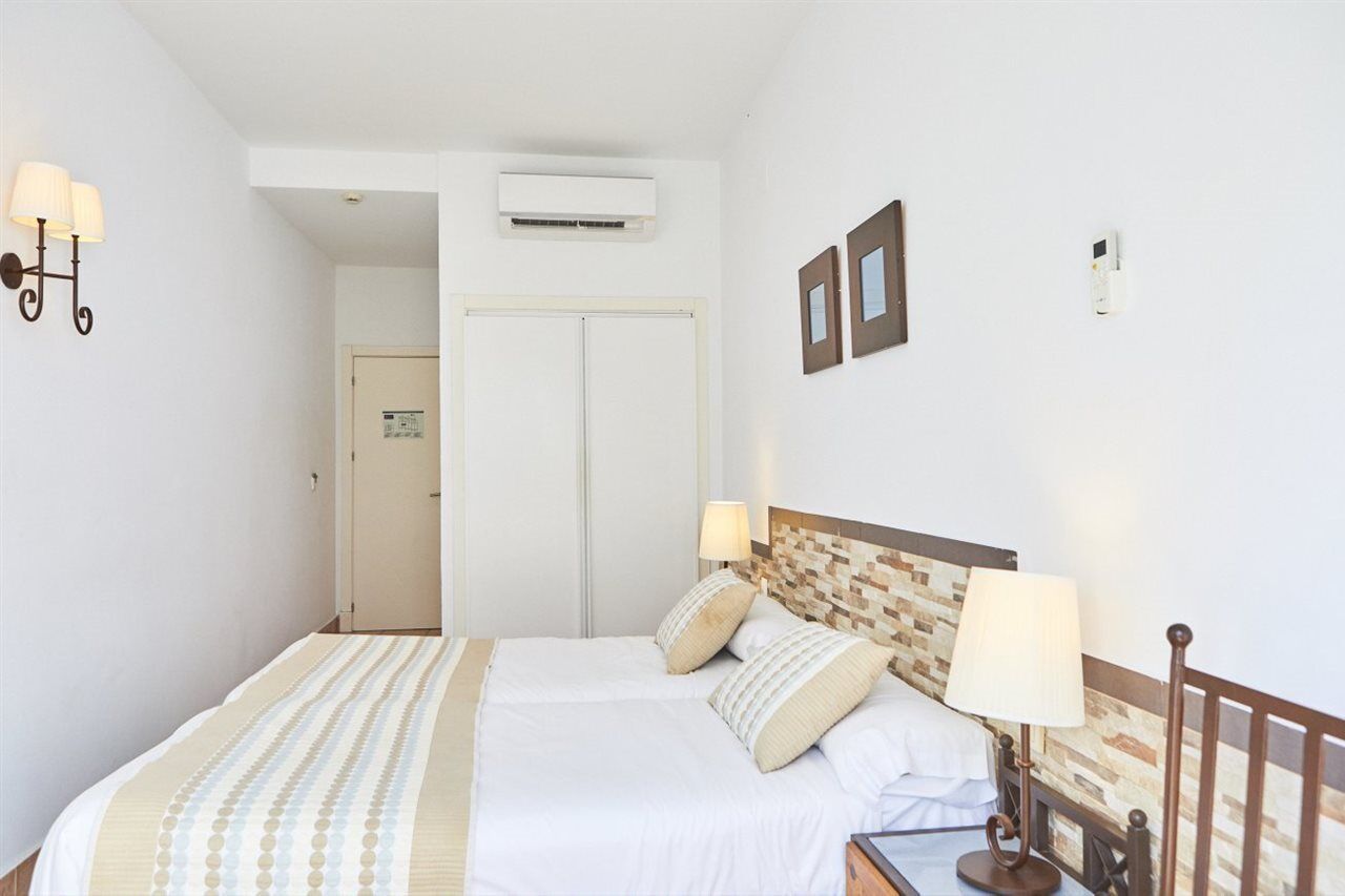 Fergus Conil Park Hotel Conil De La Frontera Exterior photo